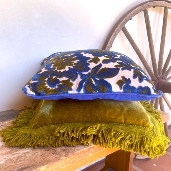 Vtg 1960’s-70’s VELVETEEN PILLOWS MCM Cottage Core Set of 2 Solid & Floral NICE! - Picture 7 of 12